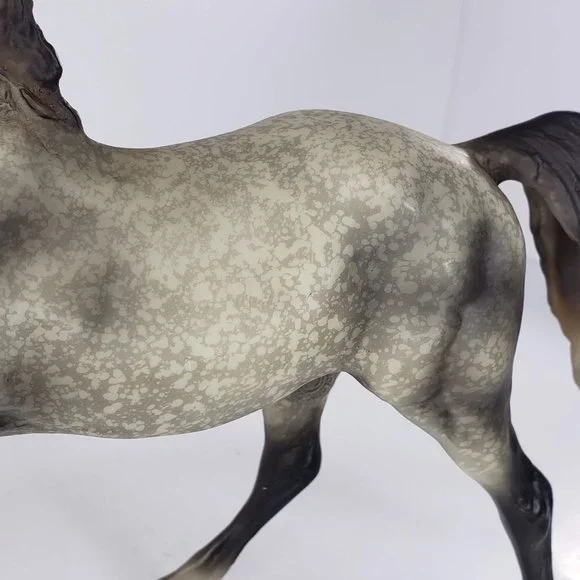 Breyer Horse Classic Hugo Saddle Club Eventing Dapple Grey Black Beauty #61105 - Picture 10 of 13